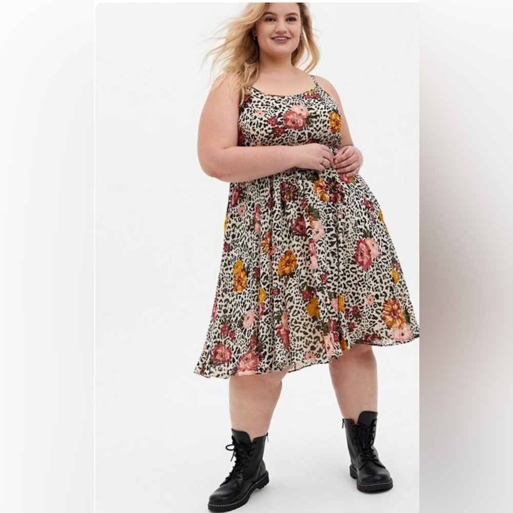 Torrid Midi Chiffon Pleated Dress- Size 2x